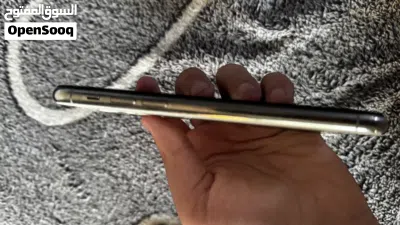 ايفون 11 برو بحاله ممتازه جداً 512 قيقا بس مبدل شاشه مره وحده وبطاريه 71 وظهر مكسور للتبديل او كاش 2