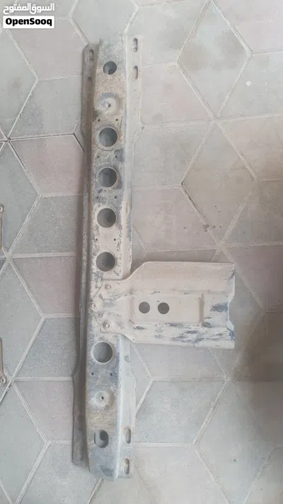 قطع غيار لكزس LX470 و لاند كروزر 3
