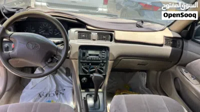 Toyota Camry LE 4