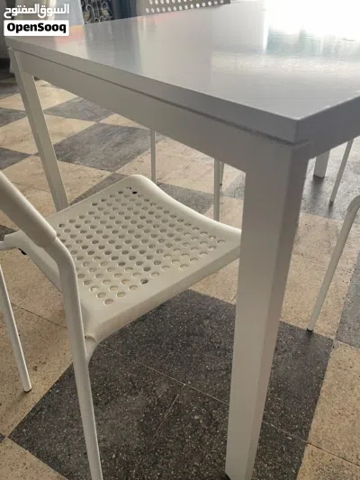 طاوله ايكيا مع اربع كراسي بحاله جيده 2