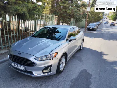 Ford Fusion SE 2