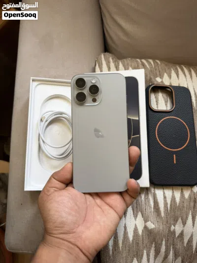 iPhone 17 Pro Max 256GB Natural titanium 2