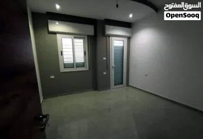 شقة الايجار جديدة تشطيب حديت في حي دمشق 3