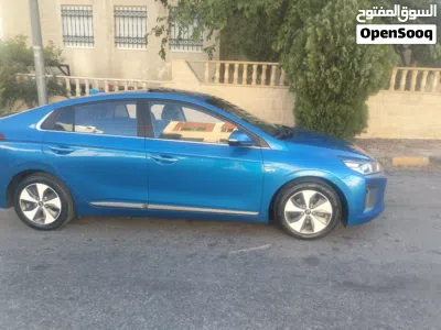 Hyundai Ioniq Standard 4