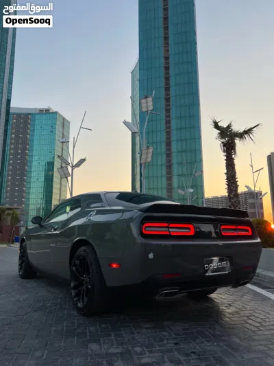 Dodge Challenger SXT 4