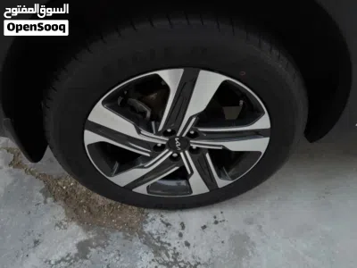 كيا سورينتو Standard 4