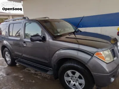 Nissan Pathfinder S 4