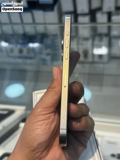 I phone 15 pro max 256gb مستعمل شبة جديد بطاريه 85-90 معه كرتونته كفالة اسبوعين لاي عطل مصنعي 4