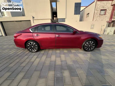 Nissan Altima Standard 4