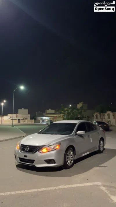 Nissan Altima SV 2