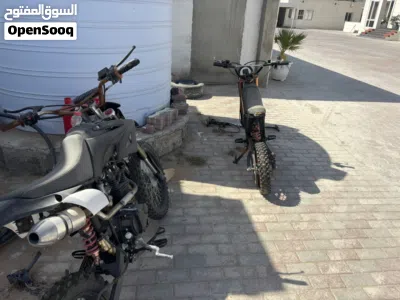 Selling both kugoo wish 01 and dirt bike 200 cc both have little problems can sell separately 3