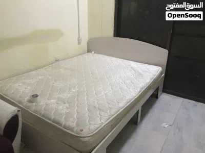غرفة نوم كاملة بحالة جيدة مع كنبتين و طاولة و للبيع بأي سعر, سبب البيع (السفر خارج البلاد) 2