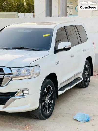 Toyota Land Cruiser GXR 3