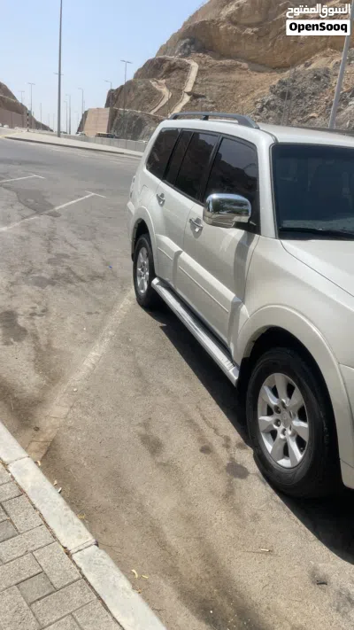 ميتسوبيشي باجيرو GLS 3
