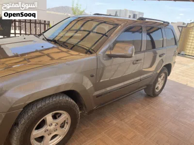 Jeep Grand Cherokee Laredo 2
