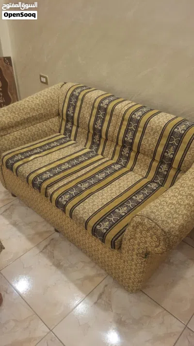 طقم كنب من النوع القديم الفاخر بسعر مقبول اقرء الوصف 4