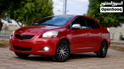 Toyota Yaris E 2