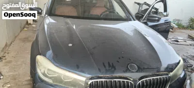 بي ام دبليو الفئة 7 740i Sedan 2