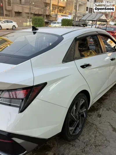 Hyundai Elantra Limited 2