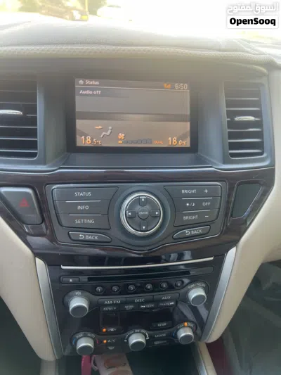 Nissan Pathfinder SV 3