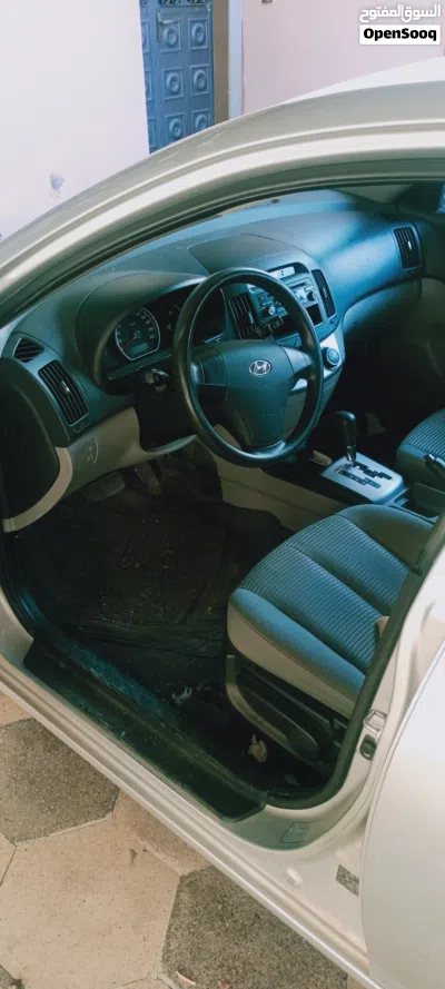 Hyundai Avante Standard 2