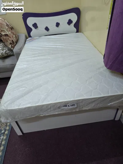 BED WITH NEW MATTRESS 2