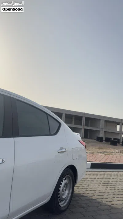 نيسان فيرسا SV 4