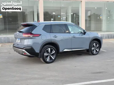 Nissan Rogue Platinum 4