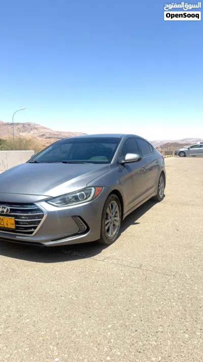 Hyundai Elantra SEL 2