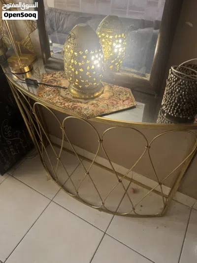 كونسول معدن ذهبي مع اضاءة 3