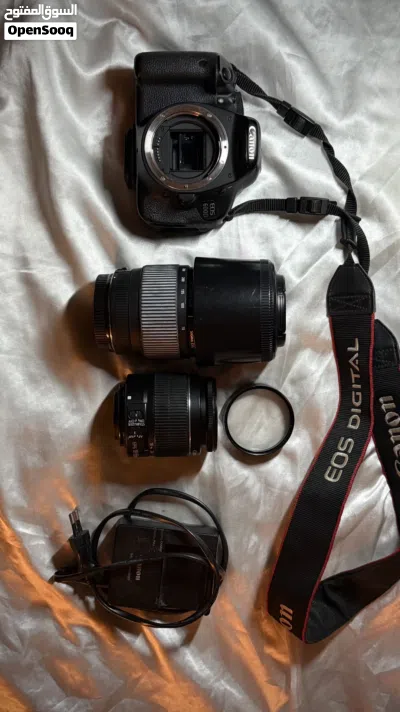 للبيع كاميرا Canon 600D DSLR مع كامل الملحقات الجاهزة للتصوير مباشرة. 4