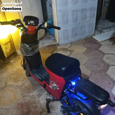سلام عليكم دراجه R9ريان للبييع دراجه ما متعوبه كهربائيات كامله 5بطاريات كل بطاريه 28امبير مرتبه. 4