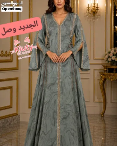 فساتين ملكيه بتفصيل راقي 3