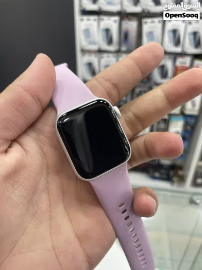 Apple Watch se 40mm وكاله شبه جديد مع كامل اغراضها والكرتونه 2