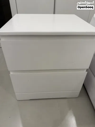 طاولة جانبية 2