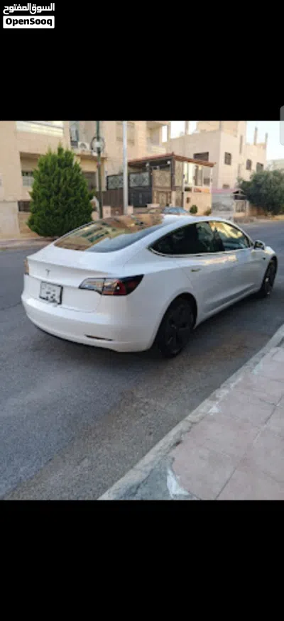 Tesla Model 3 Standard Plus 2