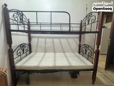 للبيع سرير بدورين بحالة جيدة جدا 2