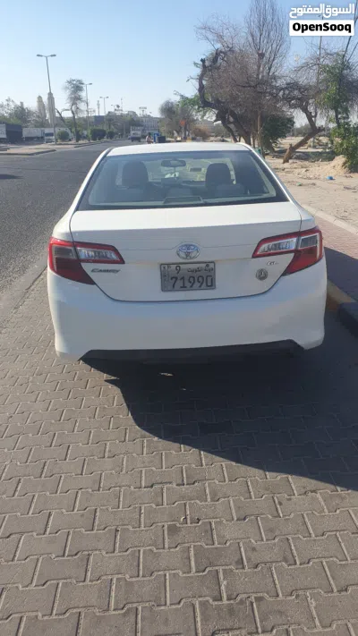 Toyota Camry Standard 2
