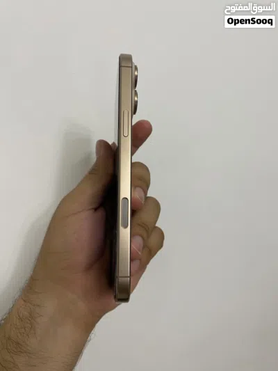 لقققطططة ايفون 16 برو ماكس استعمال خفيف الجهاز نظيف وكالة قابل للتفاوض 3