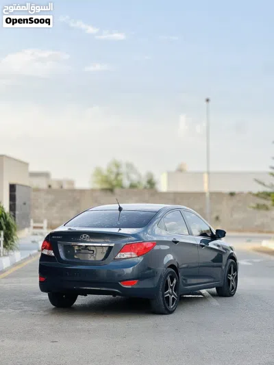 Hyundai Accent Standard 4
