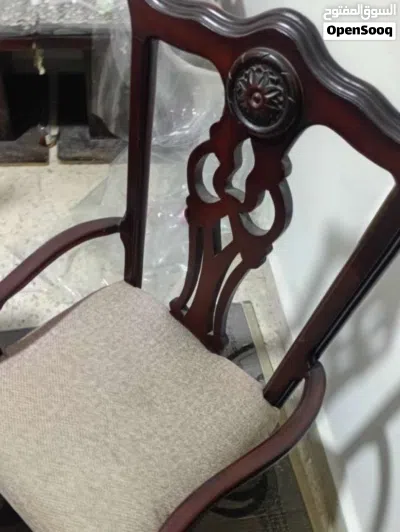 طاولة سفرة مع 8 كراسي 3