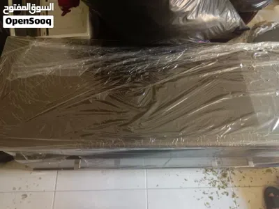 طاولة تلفزيون للبيع بسعر مميز 3