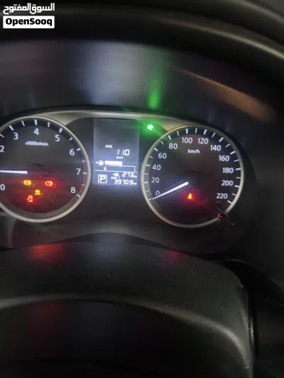 Nissan Kicks S 2