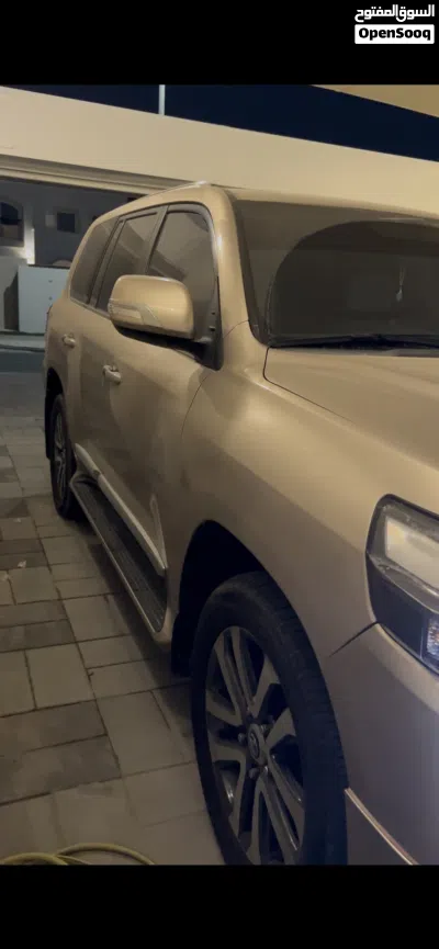 تويوتا لاند كروزر VXR 3