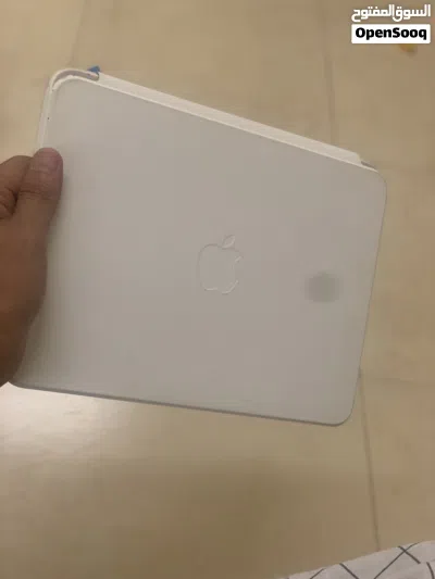 Apple Magic Keyboard Folio for 10.9 Inch iPad 10th Gen,Arabic, White ( LIKE NEW) 2