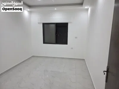 شقة للايجار من المالك مباشرة في ابو السوس قرب جامعة الحسين التقنية 3 نوم 3
