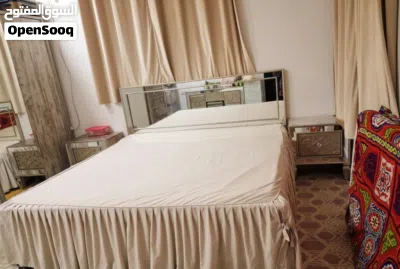 غرفة نوم كاملة نضيفة استعمال خفيف 3
