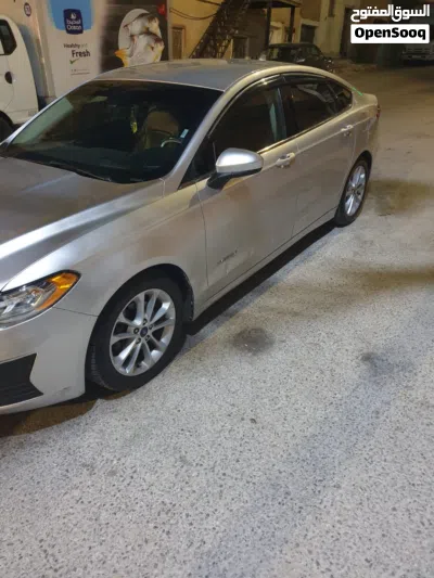 Ford Fusion SE 2