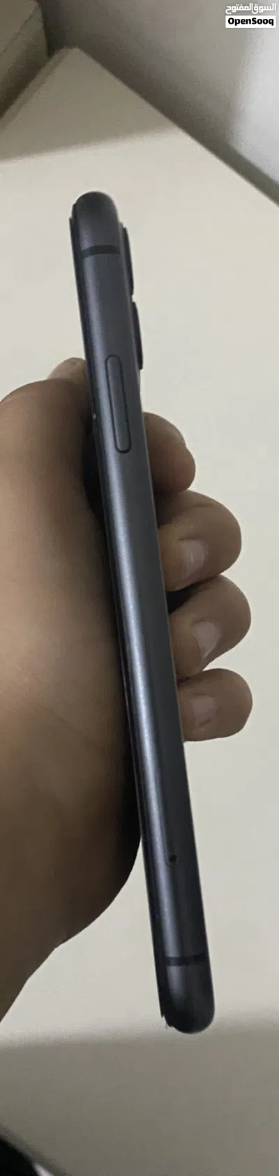 آيفون 11 حاله ممتازه جدا 2