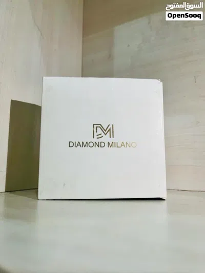 Diamond Milanese watch, luxurious black color. 4